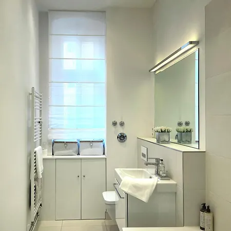 Apartment Fantastic In Prime Location - Center West