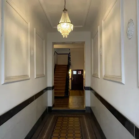 Fantastic In Prime Location - Center West