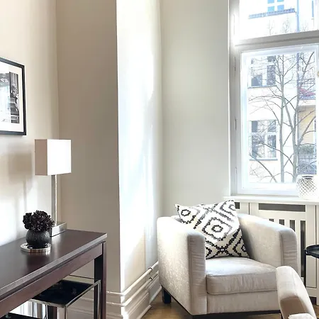 Fantastic In Prime Location - Center West Apartment