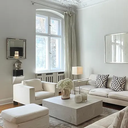 Fantastic In Prime Location - Center West Apartment