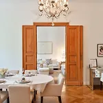 120 Sqm Historic Design Apartment Savignyplatz Near Ku'Damm *