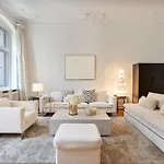 120 Sqm Historic Design Apartment Savignyplatz Near Ku'Damm Berlijn