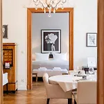 120 Sqm Historic Design Apartment Savignyplatz Near Ku'Damm * Berlijn