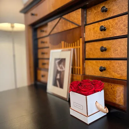 Fantastic In Prime Location - Center West 아파트