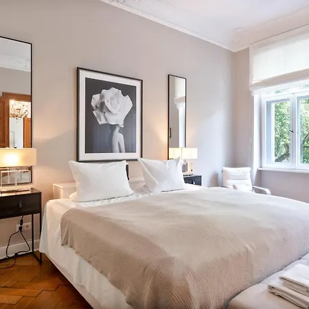 Fantastic In Prime Location - Center West