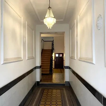 120 Sqm Historic Design Apartment Savignyplatz Near Ku'Damm
