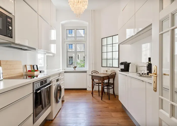 120 Sqm Historic Design Apartment Savignyplatz Near Ku'Damm