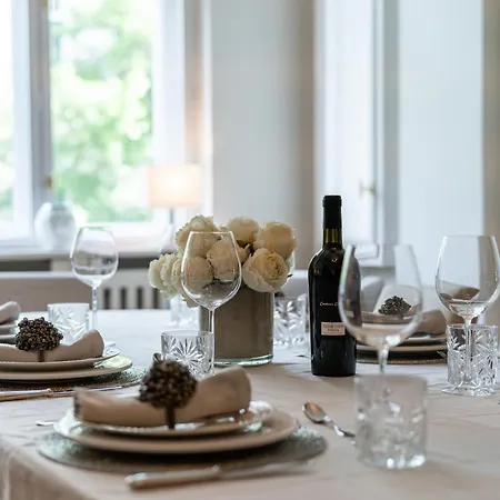 120 Sqm Historic Design Savignyplatz Near Ku'damm *