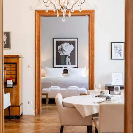 120 Sqm Historic Design Savignyplatz Near Ku'damm * Berlin