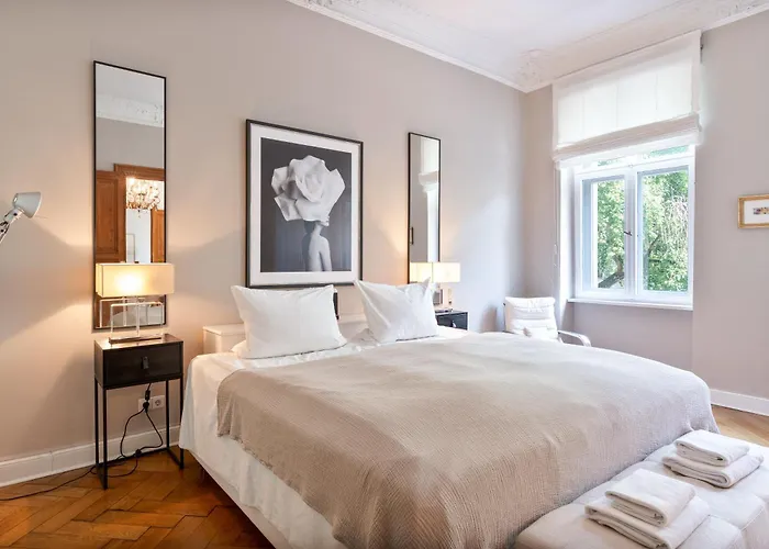 Fantastic In Prime Location - Center West